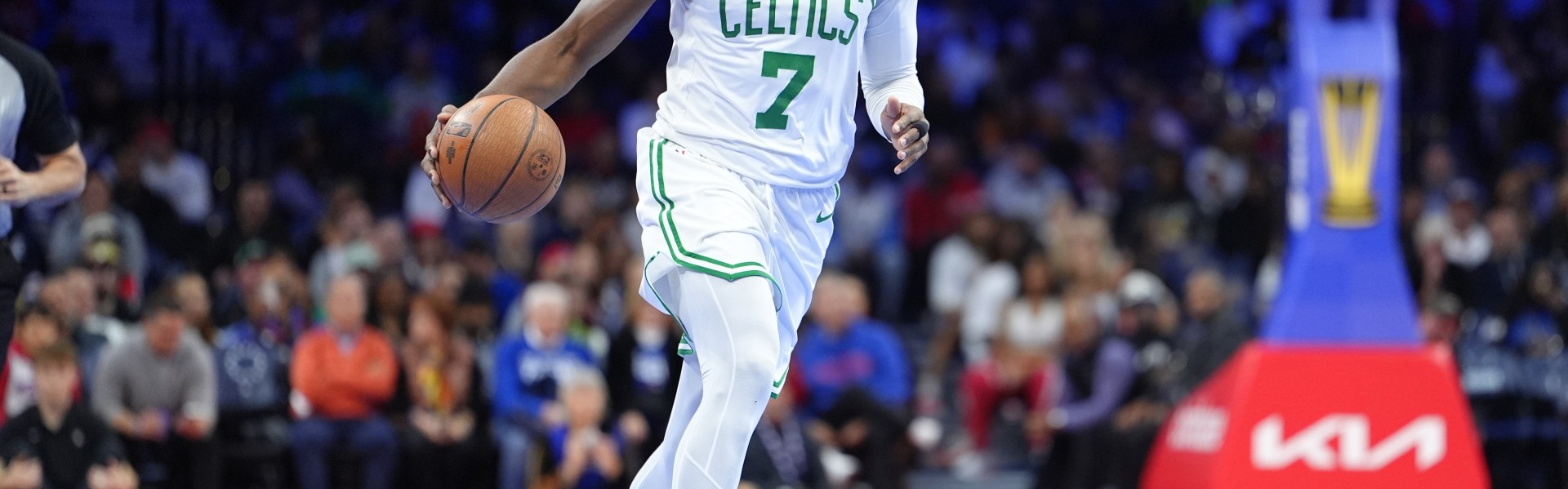 马祖拉：杰伦·布朗对比赛阅读判断做得很棒 他一直很重视这一点