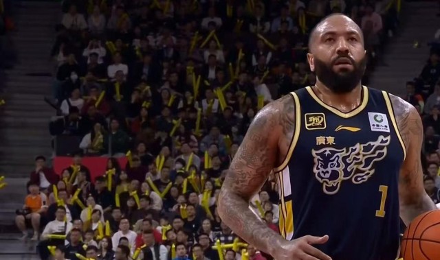 签回吉伦沃特？麦考尔坑惨广东队，朱芳雨将引进新内线大外援！